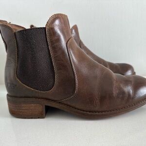 Women’s UGG Bonham Chelsea Boots Brown Waterproof Size 8 Shearling Lined